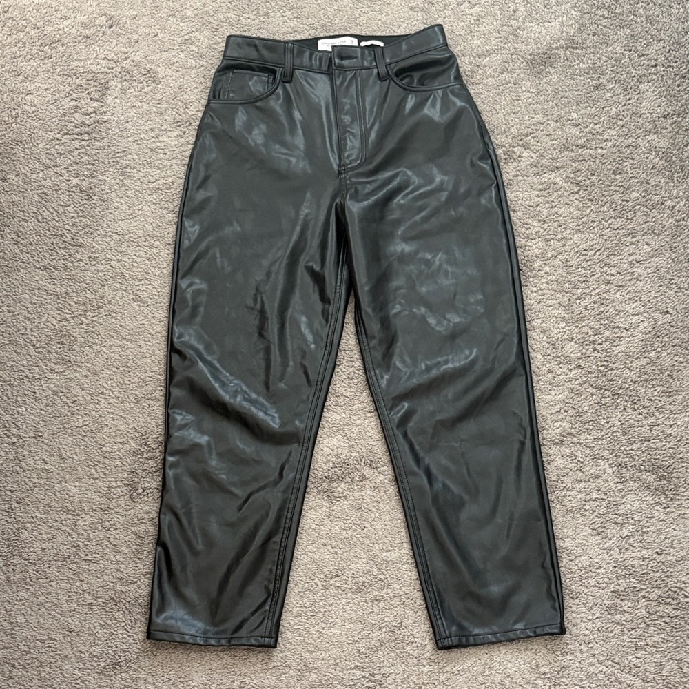 Abercrombie & Fitch Black Cropped Pants